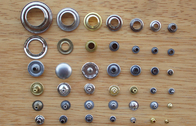 Accesorios de encargo de cobre amarillo del hardware del ojeteador de la ropa de los botones a presión de la galjanoplastia