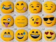 Los amortiguadores y las almohadas redondos del amarillo del Emoticon de Emoji rellenaron el juguete de la felpa