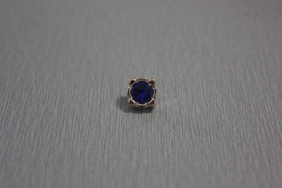 la ropa de encargo de acrílico del ABS 14L abotona con el diamante azul para la camisa de la muchacha