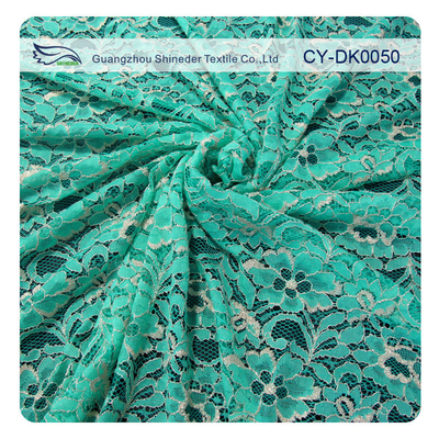 Tela metálica verde del cordón del guipur, cordón de nylon de la flor de la tela de algodón