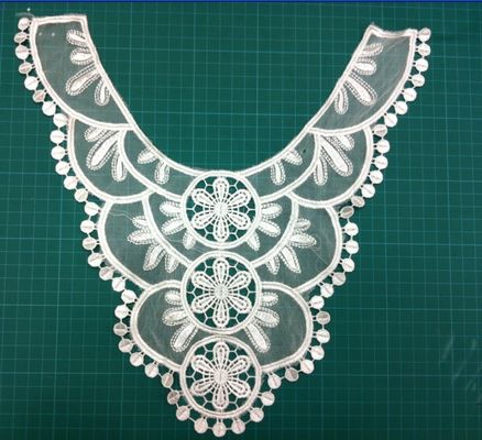 Cuello del algodón de la malla del bordado, cuello modificado para requisitos particulares del cordón del ganchillo