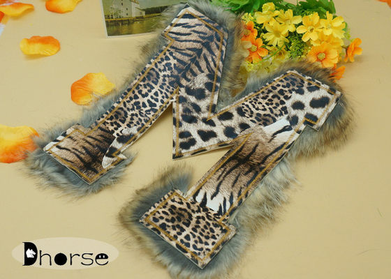 Leopardo de la letra M Brown que imprime el Applique moldeado del ajuste para la ropa