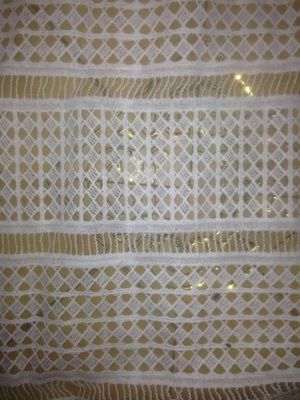Blanco decorativo del estampado de plores del ajuste del cordón del modelo regular para los vestidos de la muchacha