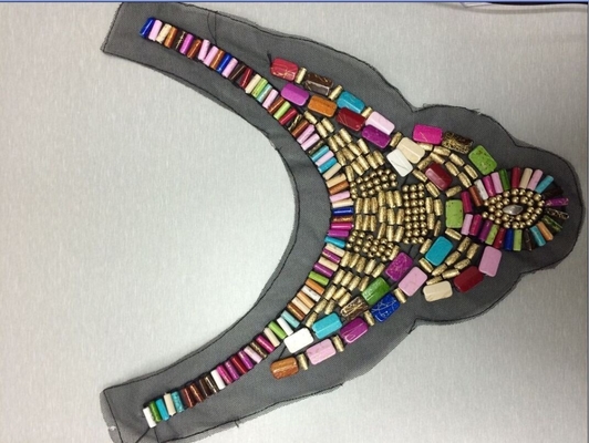 Ajuste decorativo del cuello de la gota de la ropa del OEM/del ODM hecho a mano
