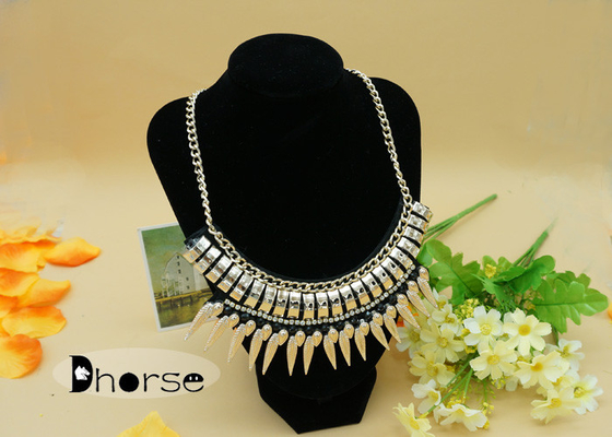 Collar goteado declaración maciza decorativa del cuello del oro para el traje de las señoras