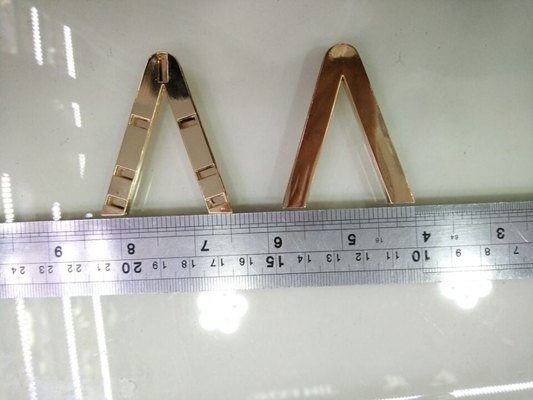 El ajuste del collar del cuello del metal de las mujeres v viste el Special para el vestido