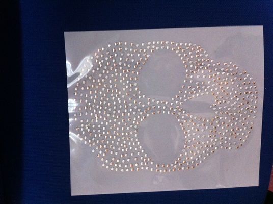 Arreglo caliente del modelo del cráneo a medias alrededor de las transferencias de calor del diamante artificial PARA los pantalones de los bolsos