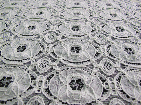 Tela de nylon del cordón del algodón Encogimiento-Resistente, tela geométrica CY-LW0154 de la flor